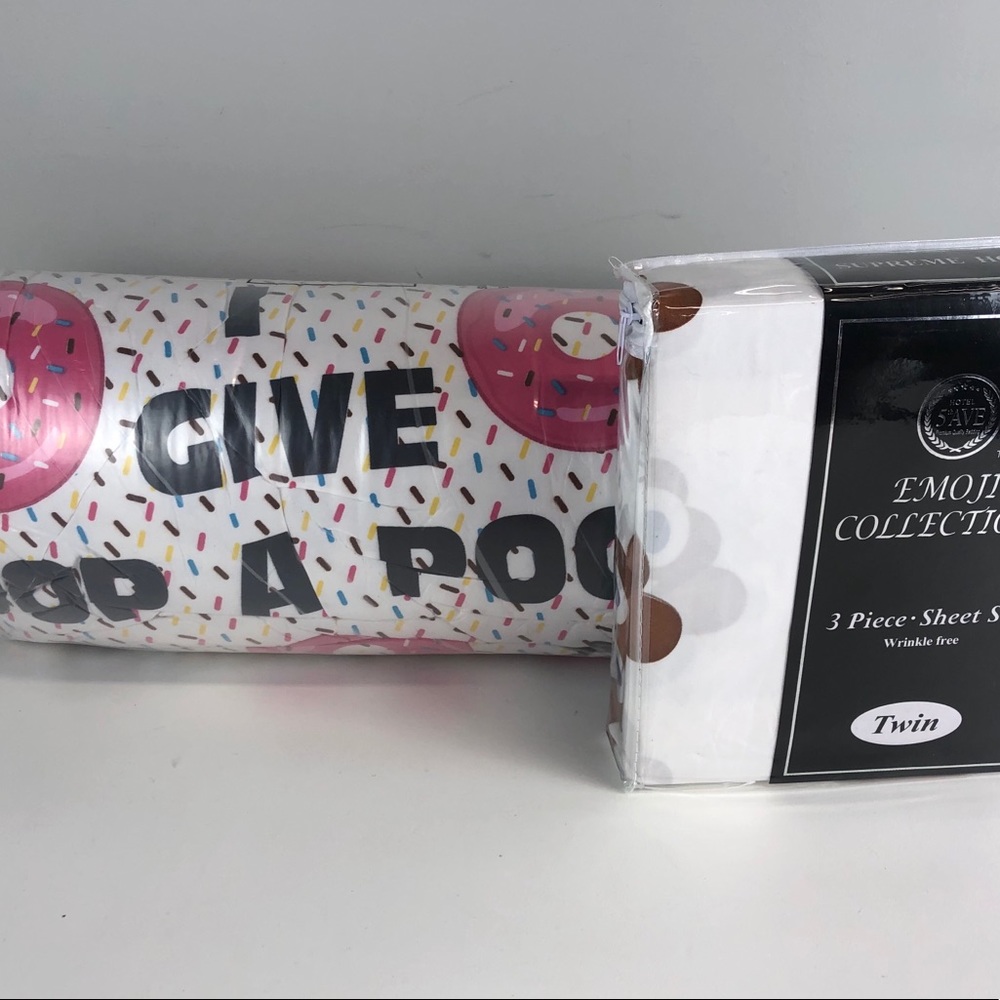 Emoji 🍩 Give a 💩 Poop Sheet / Comforter Set Twin